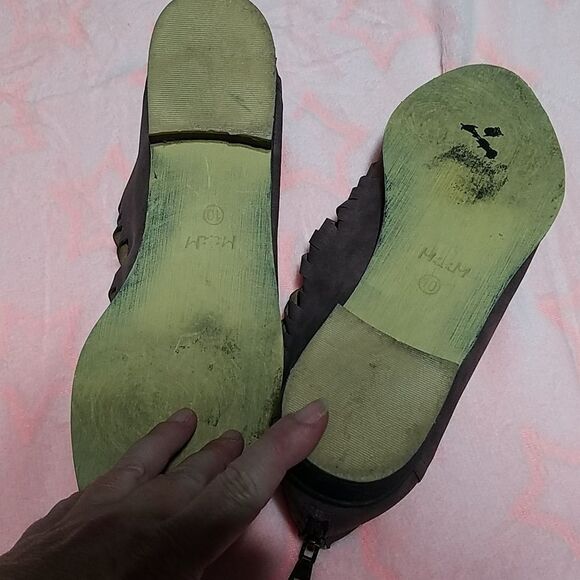 Boots size 10  - Picture 5 of 6